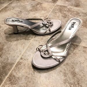 🆕 Kenneth Cole metallic silver heels sandals